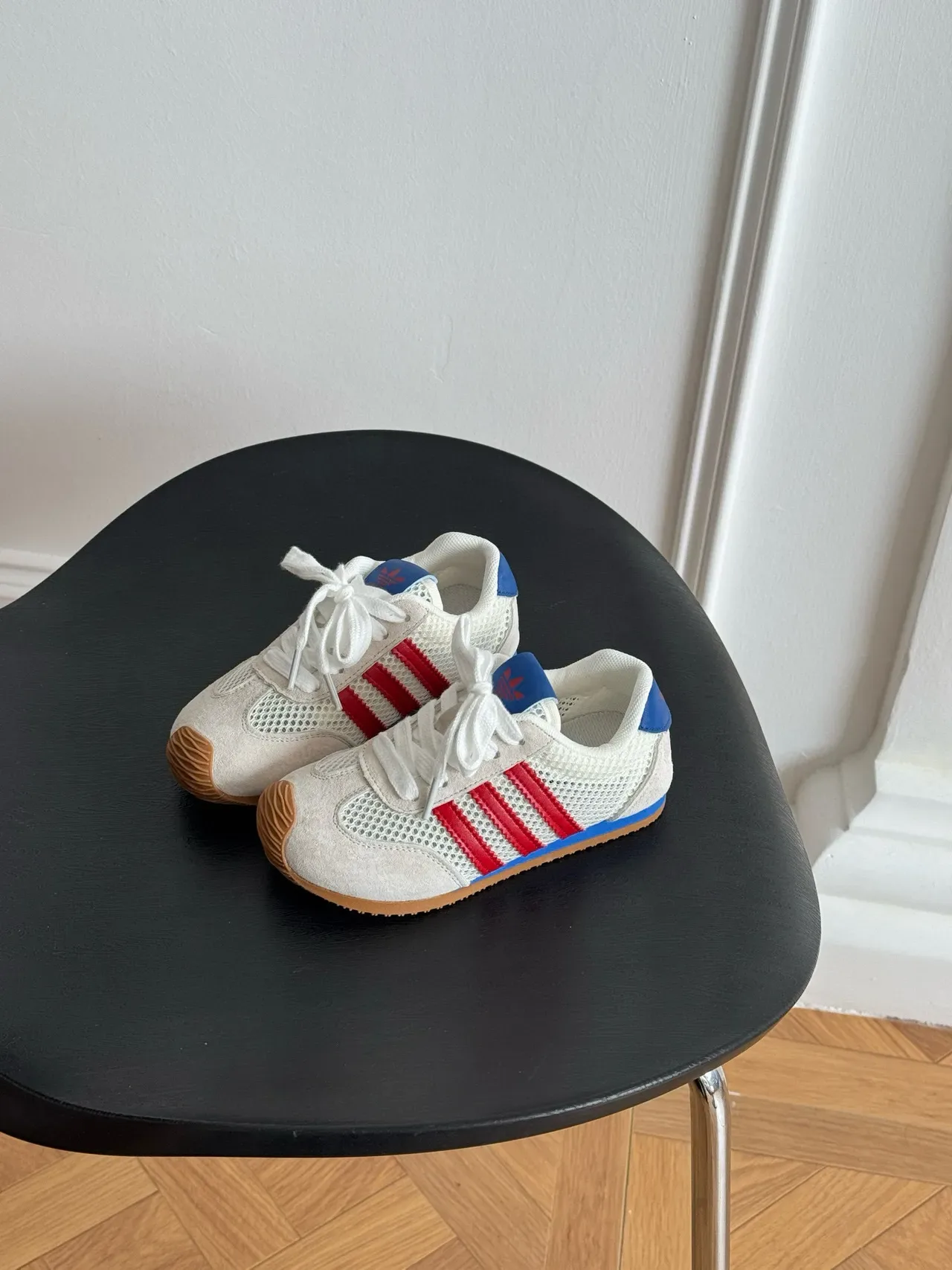 Adidas Tênis Lifestyle Bege Preto Malha E Camurça Superior Bico De Borracha 4