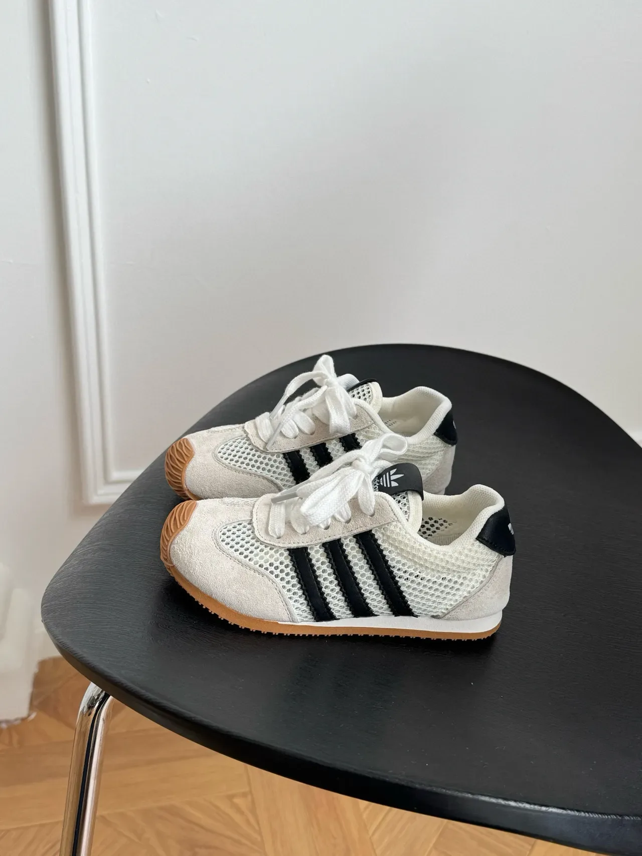 Adidas Tênis Lifestyle Bege Preto Malha E Camurça Superior Bico De Borracha 8