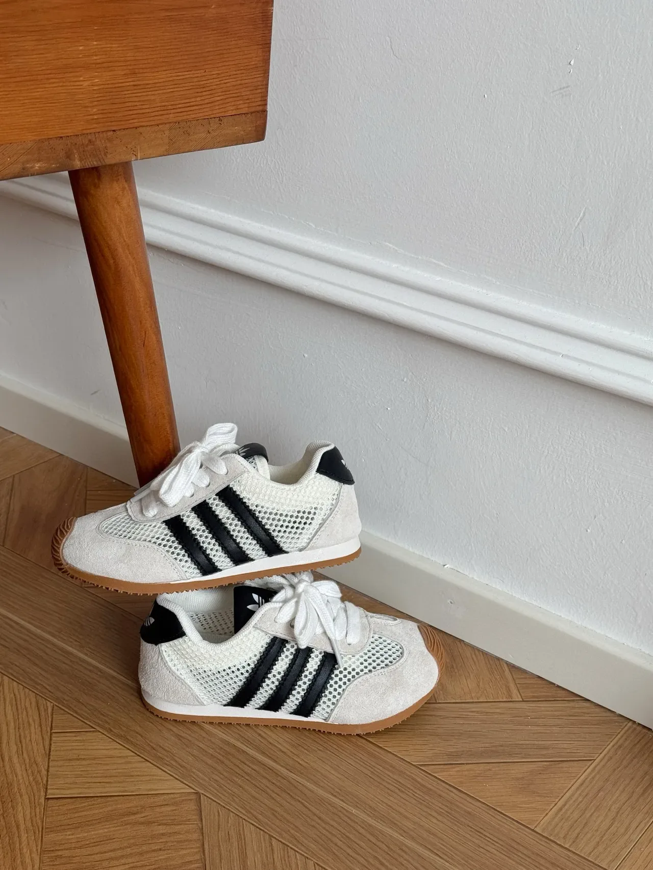 Adidas Tênis Lifestyle Bege Preto Malha E Camurça Superior Bico De Borracha 11