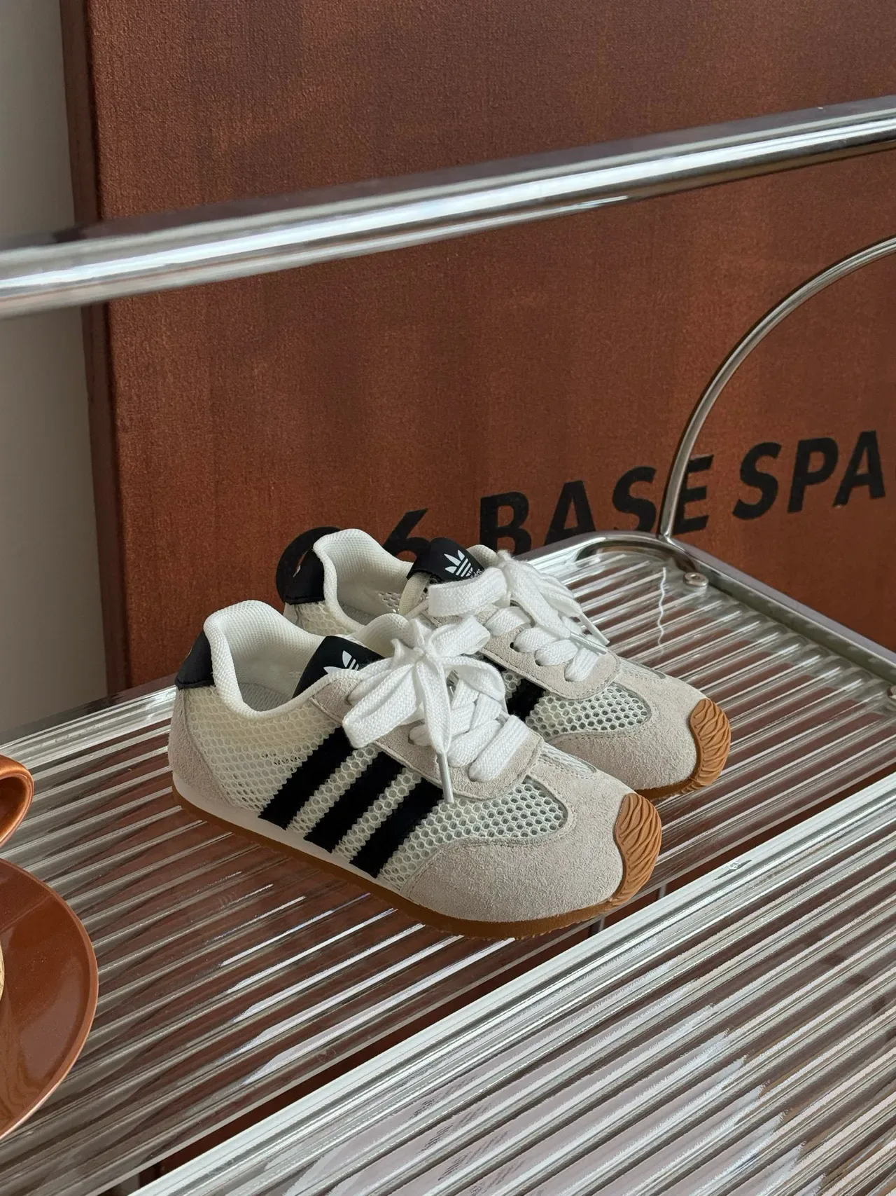 Adidas Tênis Lifestyle Bege Preto Malha E Camurça Superior Bico De Borracha 12