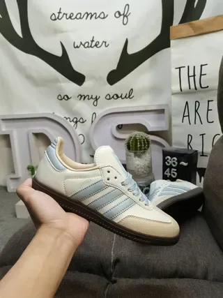 Adidas Beige Azul Zapatillas Lifestyle de Bajo Corte con Upper de Material Similar al Cuero 5