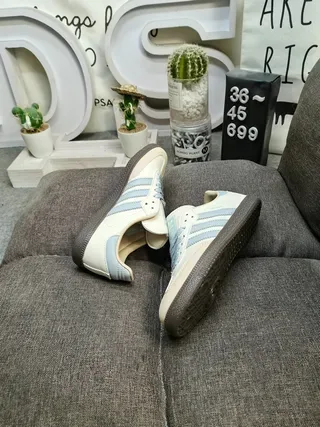 Adidas Beige Azul Zapatillas Lifestyle de Bajo Corte con Upper de Material Similar al Cuero 6