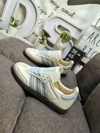 Adidas Beige Azul Zapatillas Lifestyle de Bajo Corte con Upper de Material Similar al Cuero 7