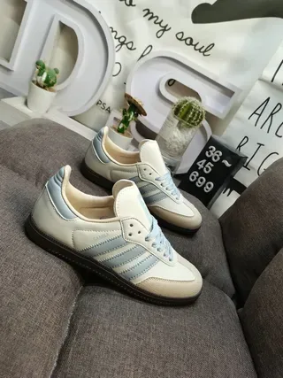 Adidas Beige Azul Zapatillas Lifestyle de Bajo Corte con Upper de Material Similar al Cuero 9
