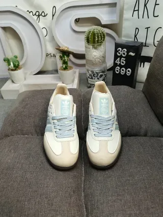 Adidas Beige Azul Zapatillas Lifestyle de Bajo Corte con Upper de Material Similar al Cuero 10