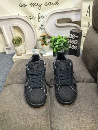 Adidas Zapatillas Lifestyle Negras y Marrones con Parte Superior Texturizada en Denim y Rayas Reflectantes Plateadas 10