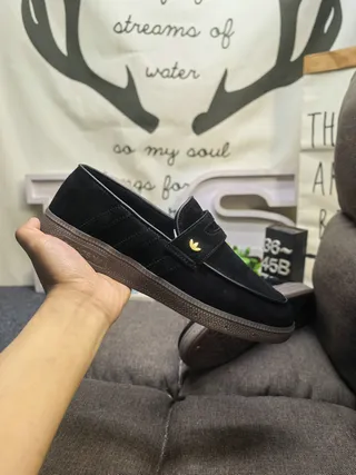 Adidas কালো বাদামী সুয়েড উপর কাপসোল নির্মাণ লোফার 5