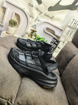 Adidas Black Gray Chunky Sole Mesh Upper Casual Sandals 7