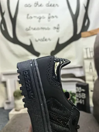 Adidas أسود جلد مثقب علوي خياطة مستوحاة من بروغ أحذية لايف ستايل 3