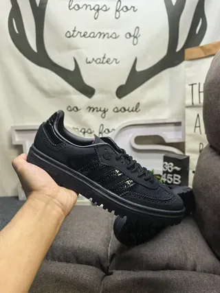 Adidas أسود جلد مثقب علوي خياطة مستوحاة من بروغ أحذية لايف ستايل 5