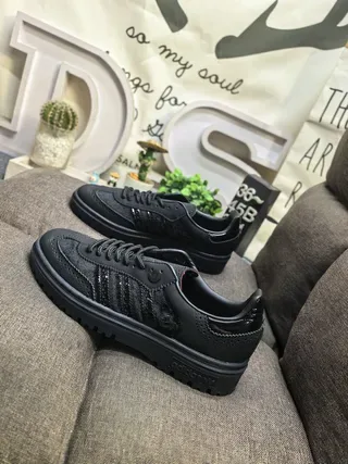 Adidas أسود جلد مثقب علوي خياطة مستوحاة من بروغ أحذية لايف ستايل 7