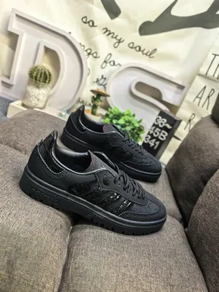 Adidas أسود جلد مثقب علوي خياطة مستوحاة من بروغ أحذية لايف ستايل 9