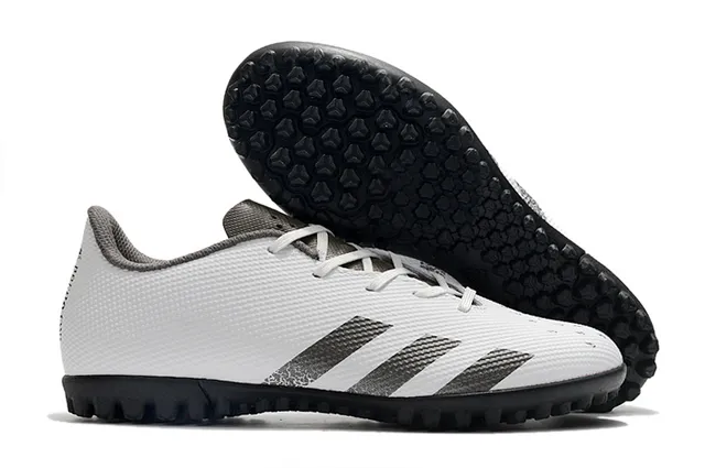 Adidas Sapatos de futebol turf com upper sintético texturizado preto e prata, gola baixo 6