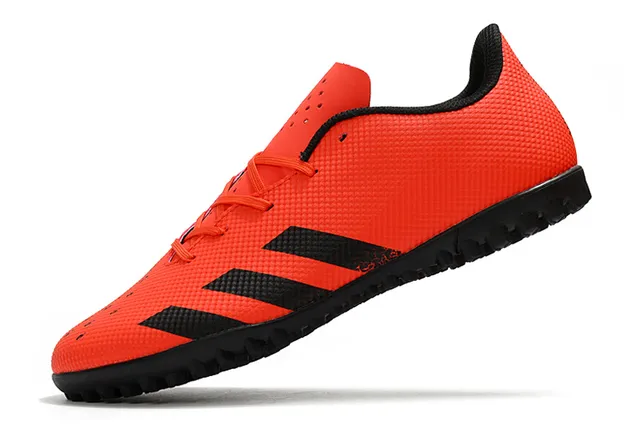 Adidas Sapatos de futebol turf com upper sintético texturizado preto e prata, gola baixo 16