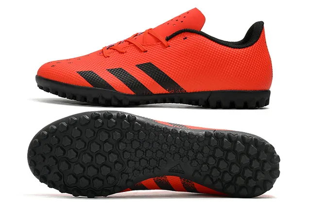 Adidas Sapatos de futebol turf com upper sintético texturizado preto e prata, gola baixo 20