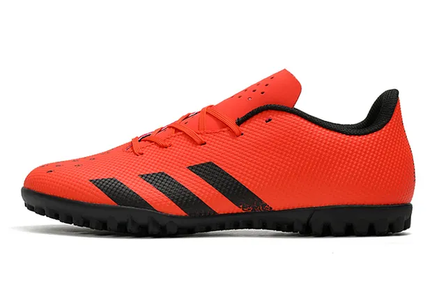Adidas Sapatos de futebol turf com upper sintético texturizado preto e prata, gola baixo 21
