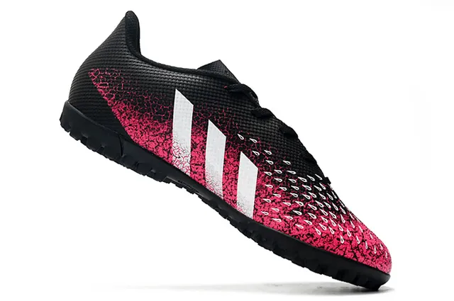 Adidas Sapatos de futebol turf com upper sintético texturizado preto e prata, gola baixo 22
