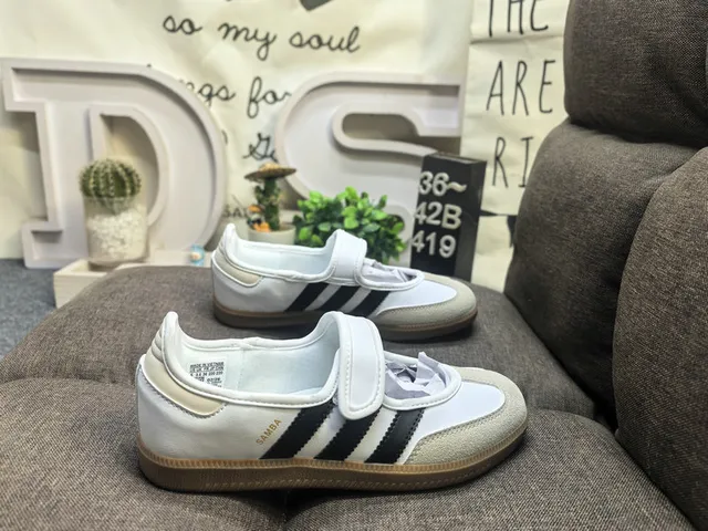 Adidas Black White Laceless Velcro Strap Three-Stripe Side Panel Lifestyle Sneakers 11