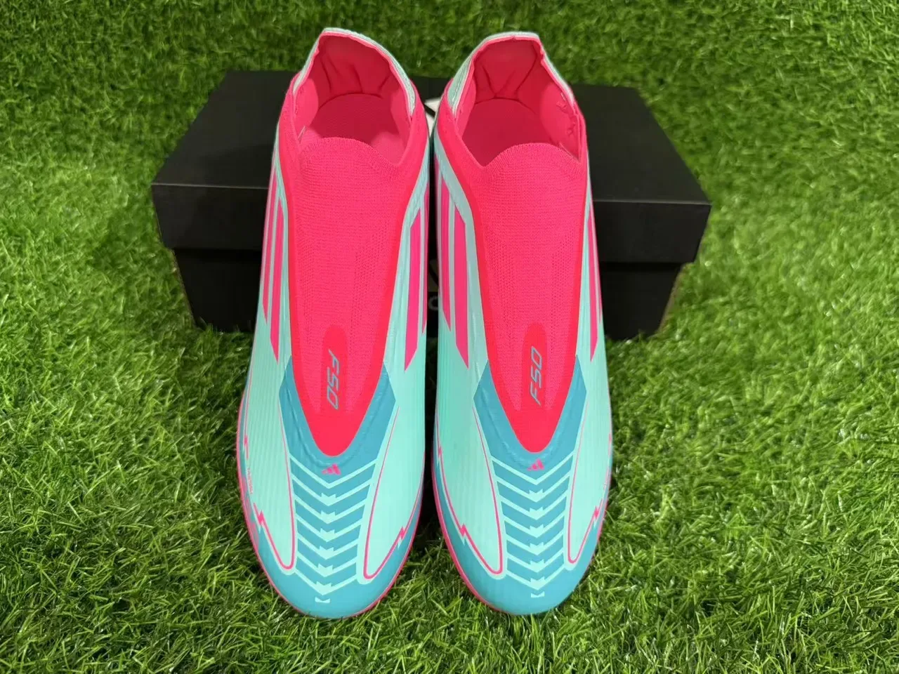 Adidas Blue Pink Sock-Fit Collar Molded Rubber Studs Turf Soccer Shoes 9