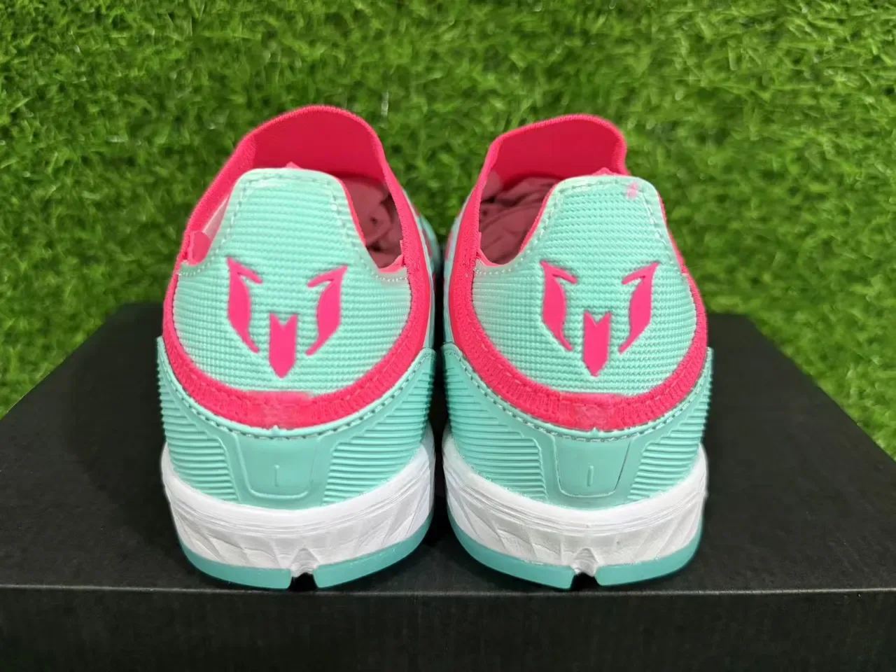 Adidas Blue Pink Sock-Fit Collar Molded Rubber Studs Turf Soccer Shoes 11