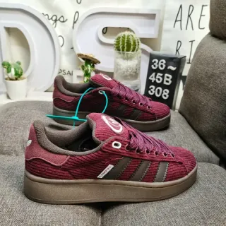 Adidas Burgundy Brown Corduroy Upper ثلاث شرائط جانبية لوح أسلوب الحياة حذاء رياضي