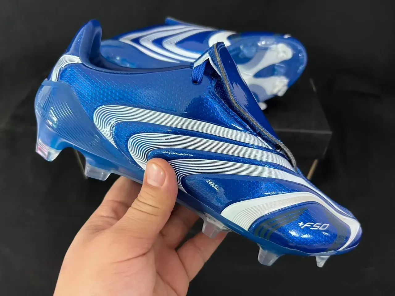 Adidas F50 Azul Branco Metálico Linha Ondulada Solo Firme Sapatos de Futebol 6