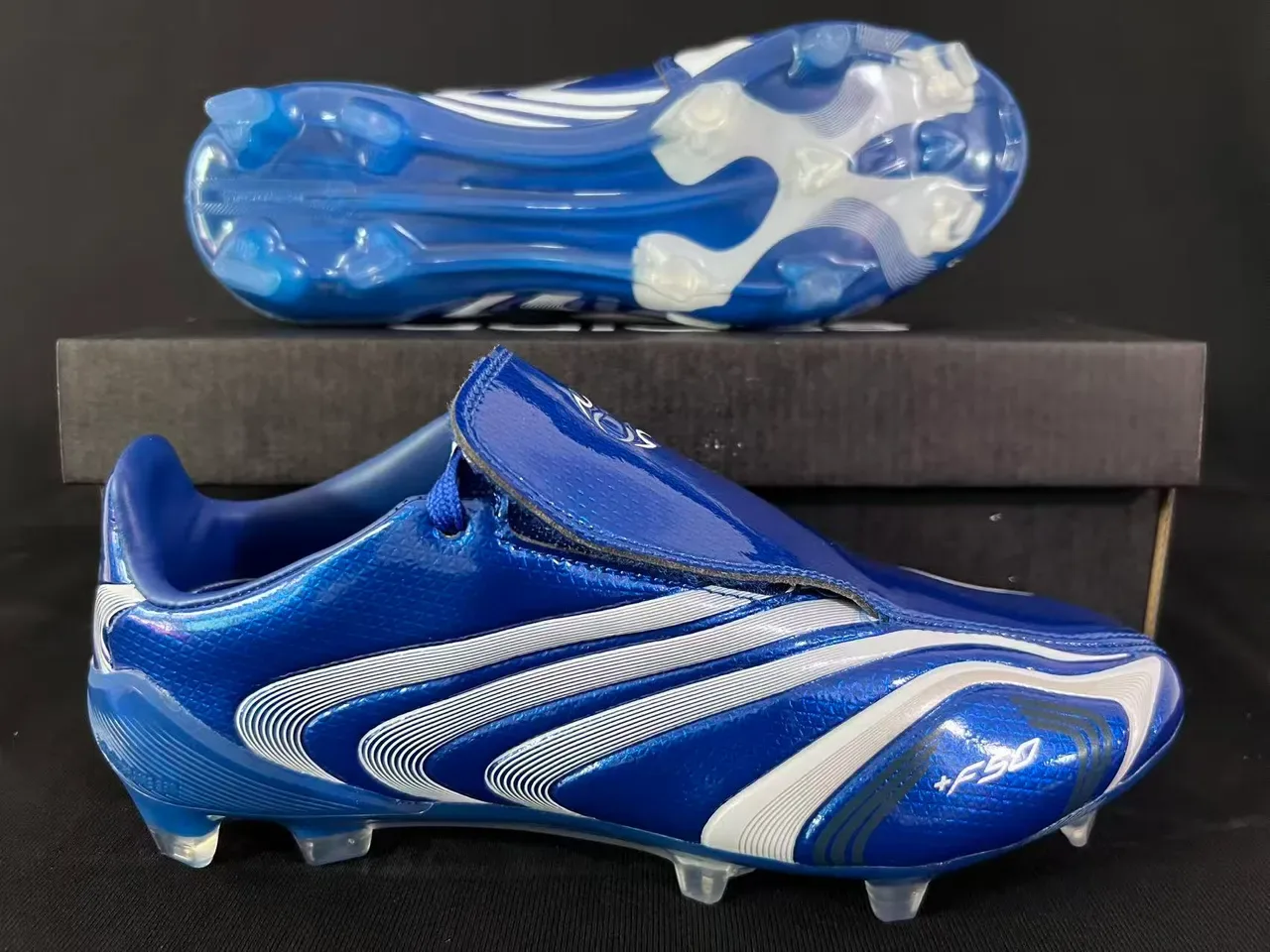 Adidas F50 Azul Branco Metálico Linha Ondulada Solo Firme Sapatos de Futebol 7