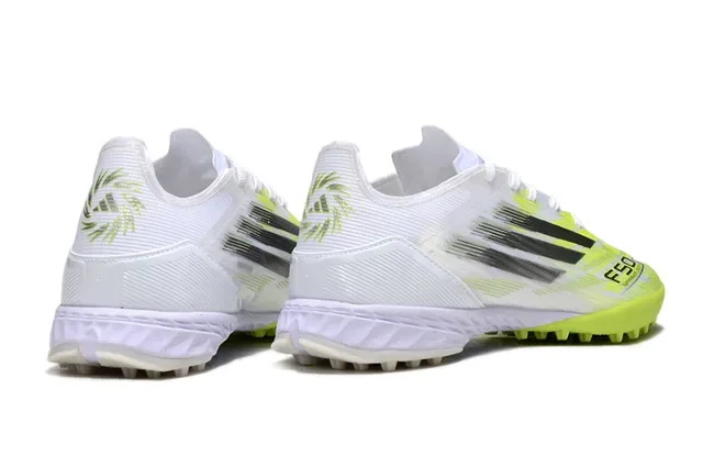 Adidas F50 सफेद पीला लो-कट सिंथेटिक अपर तीन स्ट्राइप साइड ओवरले टर्फ फुटबॉल जूते 5