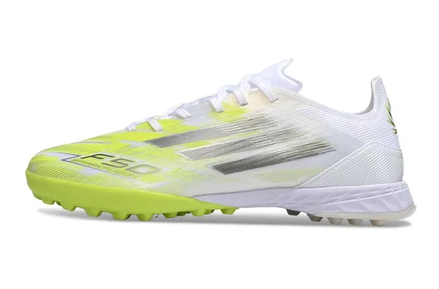 Adidas F50 सफेद पीला लो-कट सिंथेटिक अपर तीन स्ट्राइप साइड ओवरले टर्फ फुटबॉल जूते 7