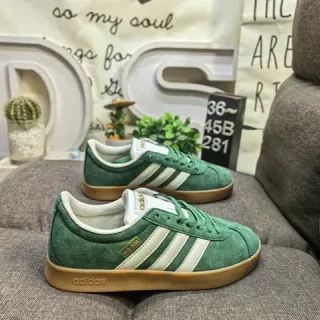 Adidas Gazelle أحذية رياضية خضراء سويدية للأسلوب الحياتي