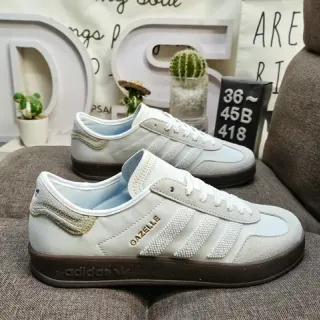 Adidas Gazelle Sneakers Lifestyle باللون الرمادي الفاتح والكريمي