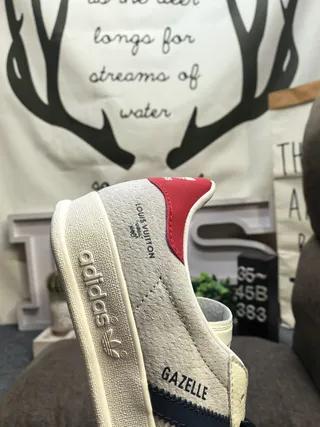 Adidas Verde Cinza Tênis Lifestyle de Ante e Couro Misturado de Baixo 23
