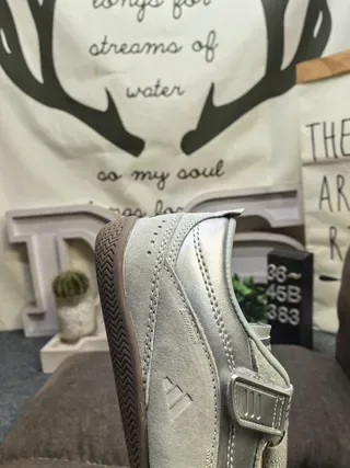 أديداس أحذية رياضية فضية معدنية Velcro Strap Low-Top نمط حياة 3