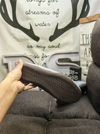 أديداس أحذية رياضية فضية معدنية Velcro Strap Low-Top نمط حياة 4