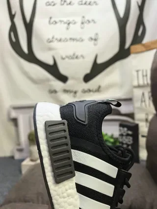 Adidas NMD R1 أبيض أحمر أزرق حذاء رياضي لايف ستايل 13