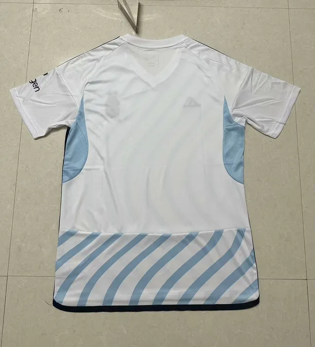 Adidas Nottingham Forest خطوط موجية أبيض وأزرق فاتح قميص 4