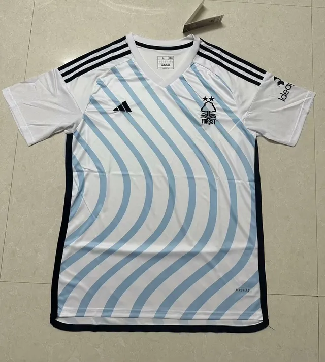 Adidas Nottingham Forest خطوط موجية أبيض وأزرق فاتح قميص 5