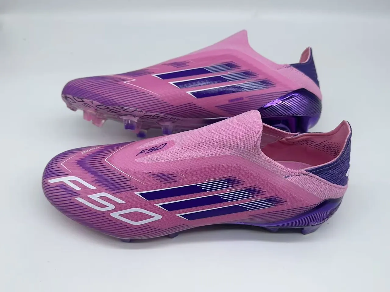 Adidas Chaussures de football avec upper rose violet dégradé ajustement chaussette terrain ferme 10
