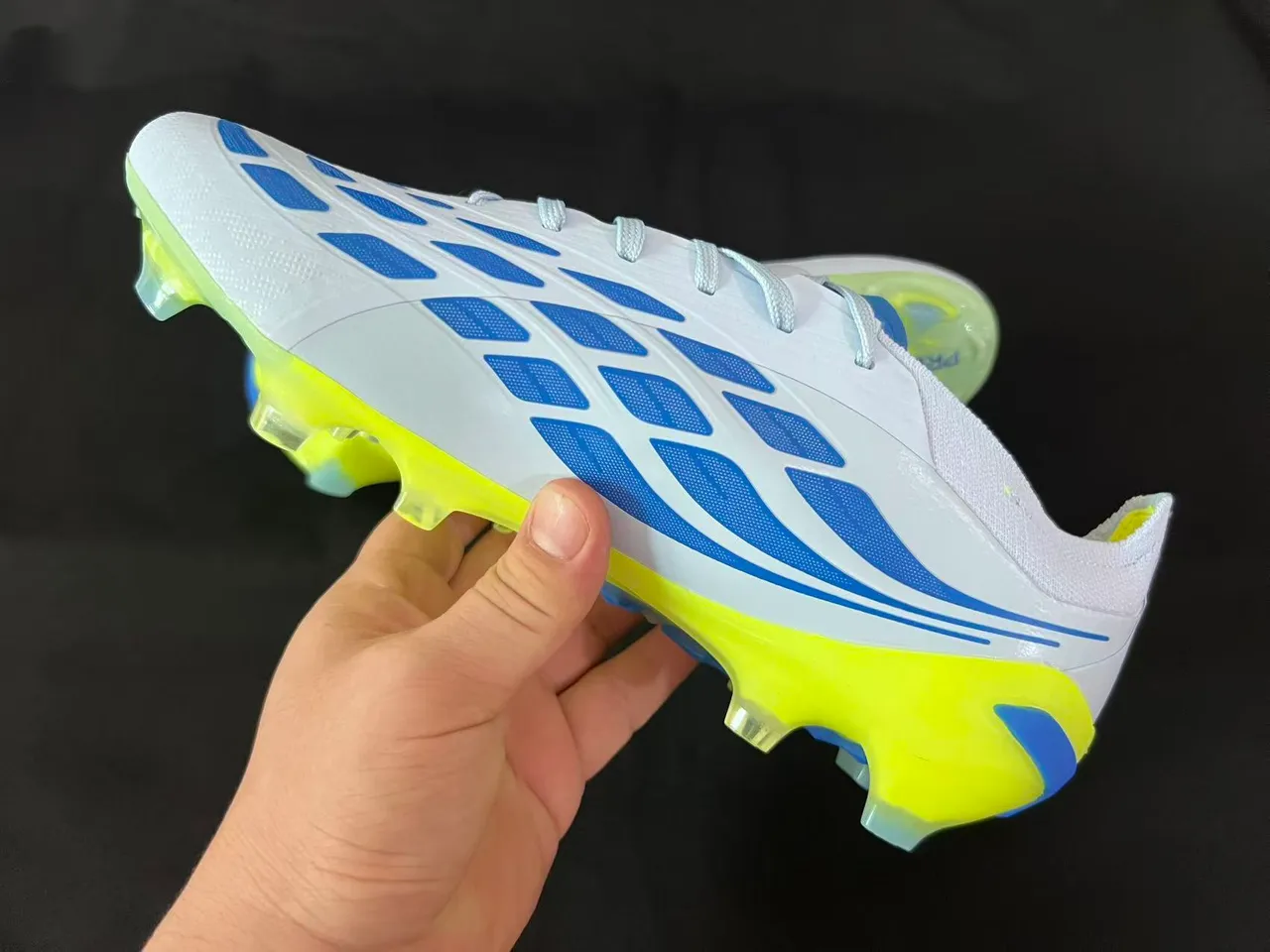 Adidas Predator Nanostrike Zapatos de fútbol para tierra firme 4