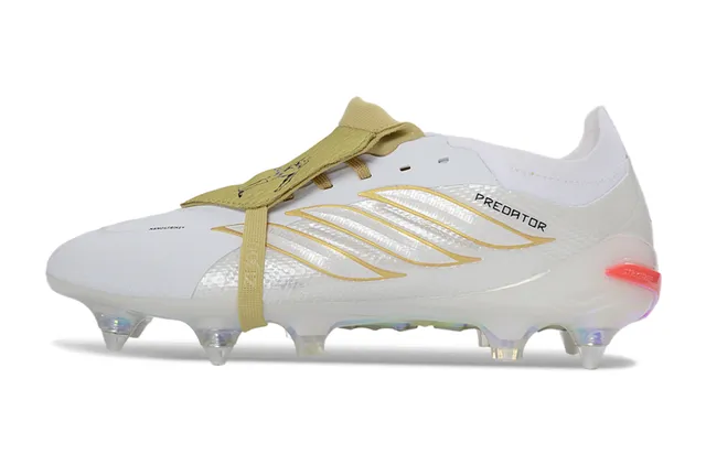 Adidas Predator Sapatos de futebol branco dourado de baixo corte com cadarço iridescente holográfico com sola de terreno firme 7