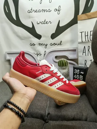 Adidas أحمر أبيض منخفض الارتفاع مثقوب لوحة ثلاث شرائط نمط حياة حذاء رياضي 5