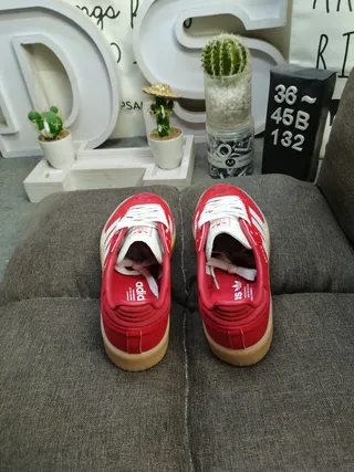 Adidas أحمر أبيض منخفض الارتفاع مثقوب لوحة ثلاث شرائط نمط حياة حذاء رياضي 8