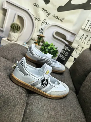 Adidas Samba Gris clair à bordure ondulée T-Strap sneakers lifestyle 9