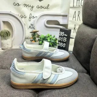 Adidas Samba Off-White و Light Blue لايف ستايل سنيكرز