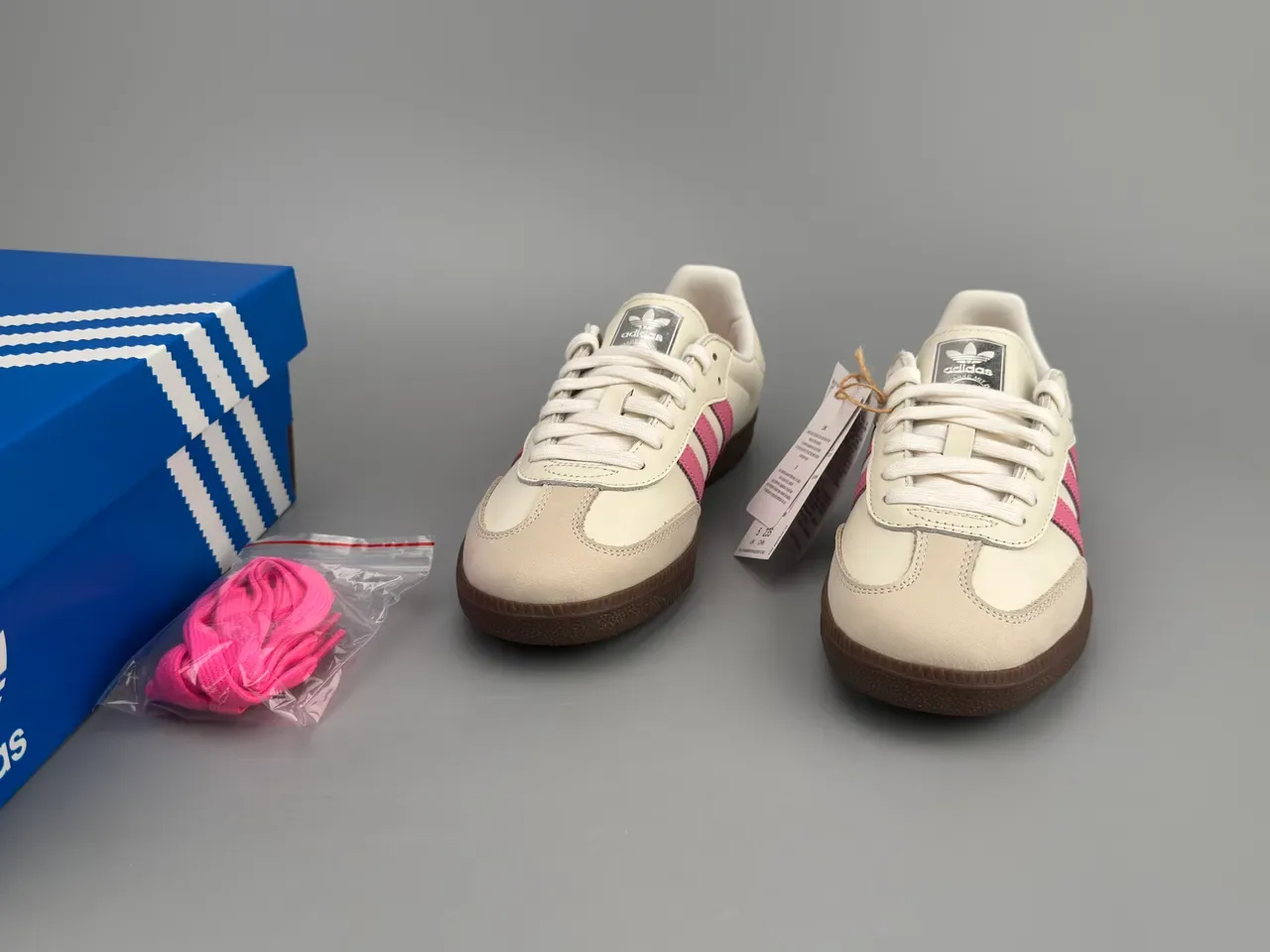 Adidas Samba Off-White et Pink Sneakers Lifestyle en Cuir 3