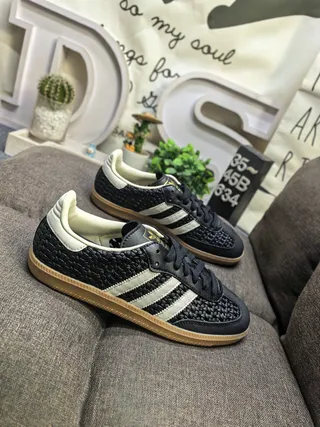 Adidas Samba OG 黑色奶油橡皮生活方式运动鞋 9