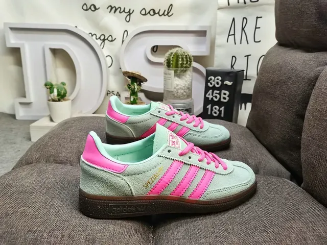 Adidas Spezial Chaussures Lifestyle en Daim Bleu Clair 21