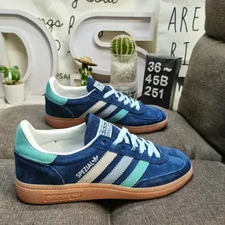 adidas Spezial 海军蓝和薄荷绿麂皮生活方式运动鞋