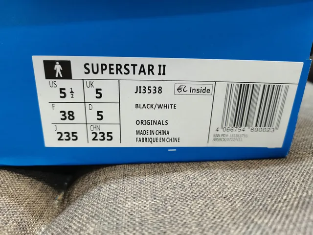 Adidas Superstar 黑白生活方式运动鞋 2