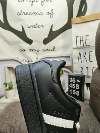 Adidas Superstar 黑白生活方式运动鞋 3